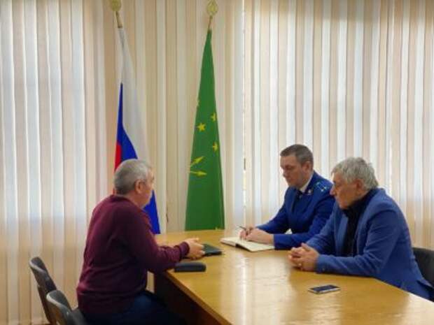 Прокурор и бизнес-омбудсмен выслушали предпринимателей Кошехабльского района Адыгеи