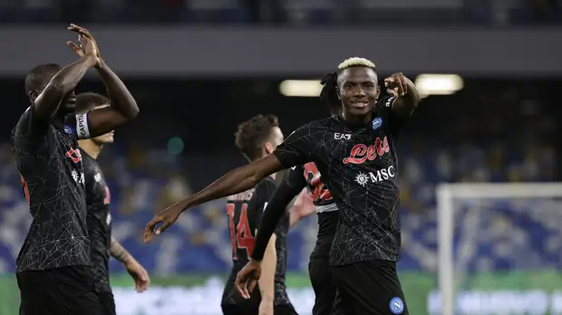 «Наполи» взял верх над «Торино» и остался лидером Серии А
