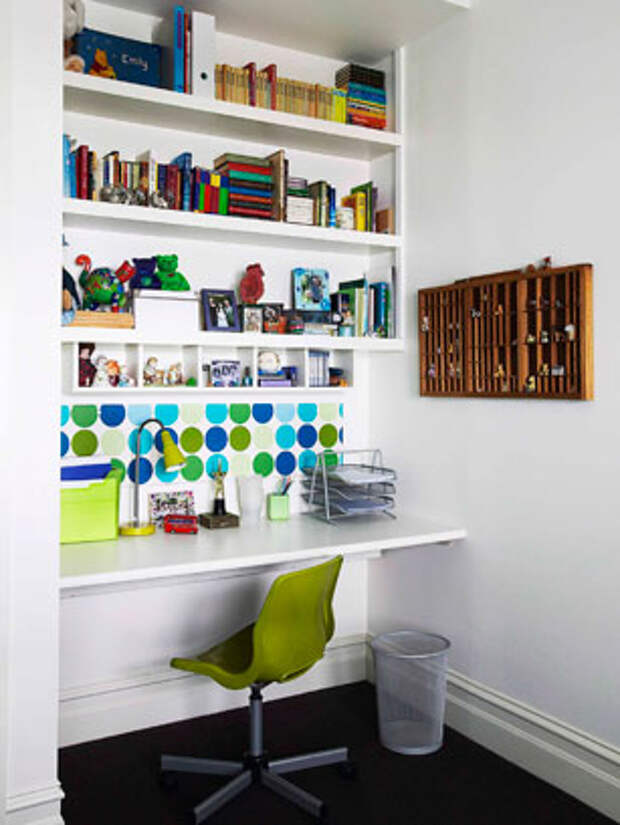 mini-home-office-nook-between-wall10