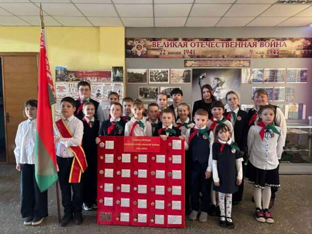 Торжественный приём в пионеры.