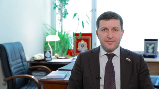 Депутат Гладких заявил, что рост цен на нефть обусловлен обстановкой на Ближнем Востоке