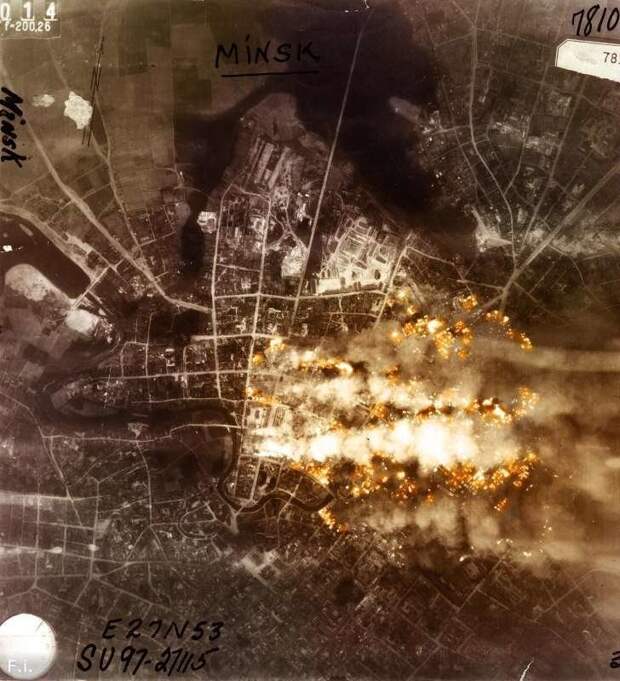 Фотофиксация результатов бомбардировки Минска немецким разведчиком. 24 июня 1941 г. Великая отечественая война, архивные фотографии, вторая мировая война