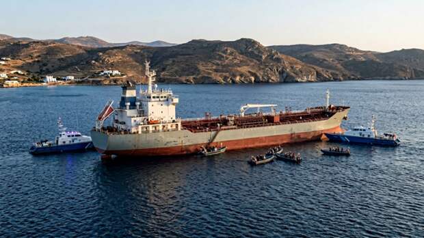 Посольство: на задержанном в Средиземном море танкере Deyna нет россиян