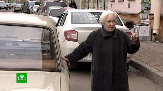 Инженера-испытателя поздравили с весной романтической автопрогулкой по Петербургу