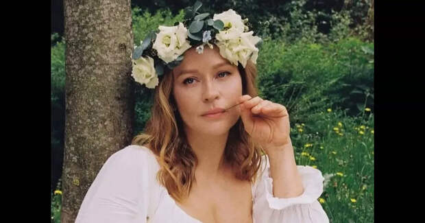 "У ребят своя химия". Юлия Пересильд высказалась о романе дочери с Ваней Дмитриенко, её будущем в кино и "красных флагах" в мужчинах