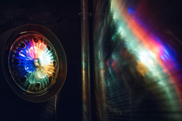 Экспозиция выставки «Свет и Музыка. Экспериментальная эстетика СССР и новые медиа»