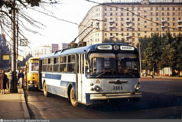 Варшавское шоссе в районе Новоданиловского проезда, 1983. С сайта www.pastvu.com.