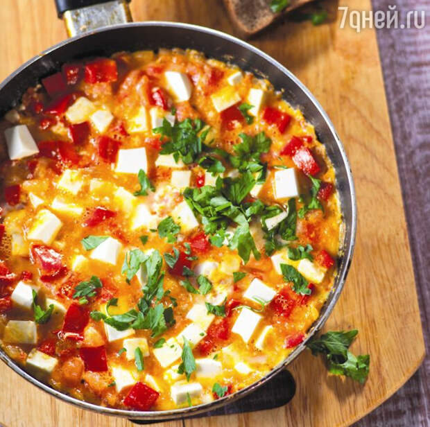 Яйца с овощами и сыром: рецепт для здорового завтрака