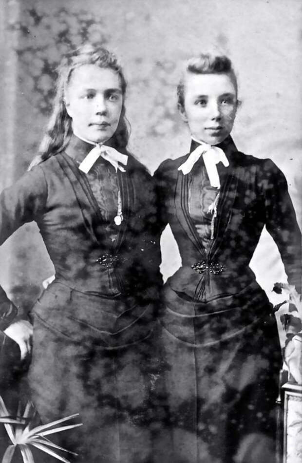 Victorian Women in the 19th Century (3).jpg