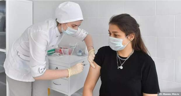 За первые пять часов на прививку от COVID-19 записалось 5000 москвичей. Фото: Ю. Иванко, mos.ru