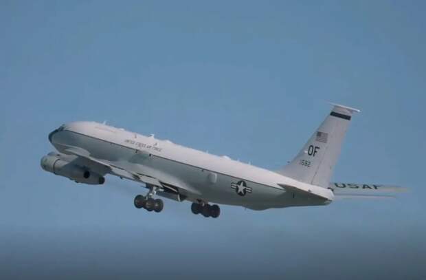 «Воздушный нюхач»: у границ РФ был замечен самолёт ВВС США для обнаружения