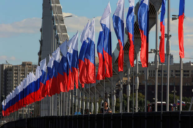 Политолог Данилин: российские власти поддерживают традиции уважения к трудящимся