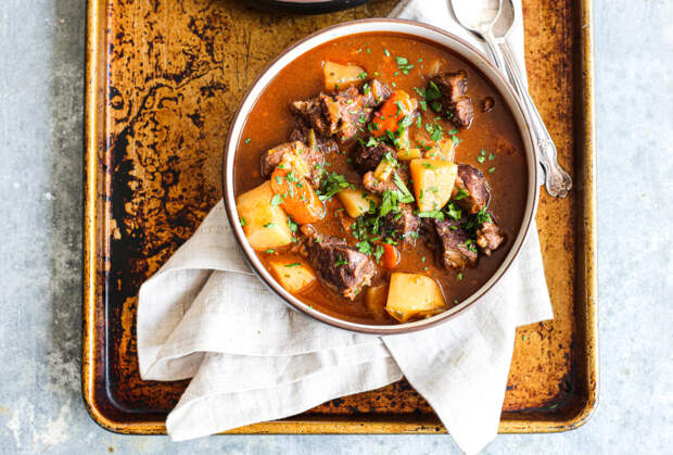 Рагу из барашка. / Фото: thedefineddish.com. Рагу из барашка. / Фото: thedefineddish.com.