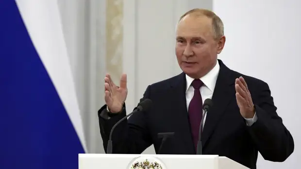 Путин рассказал о поднявшейся у него температуре после второй прививки