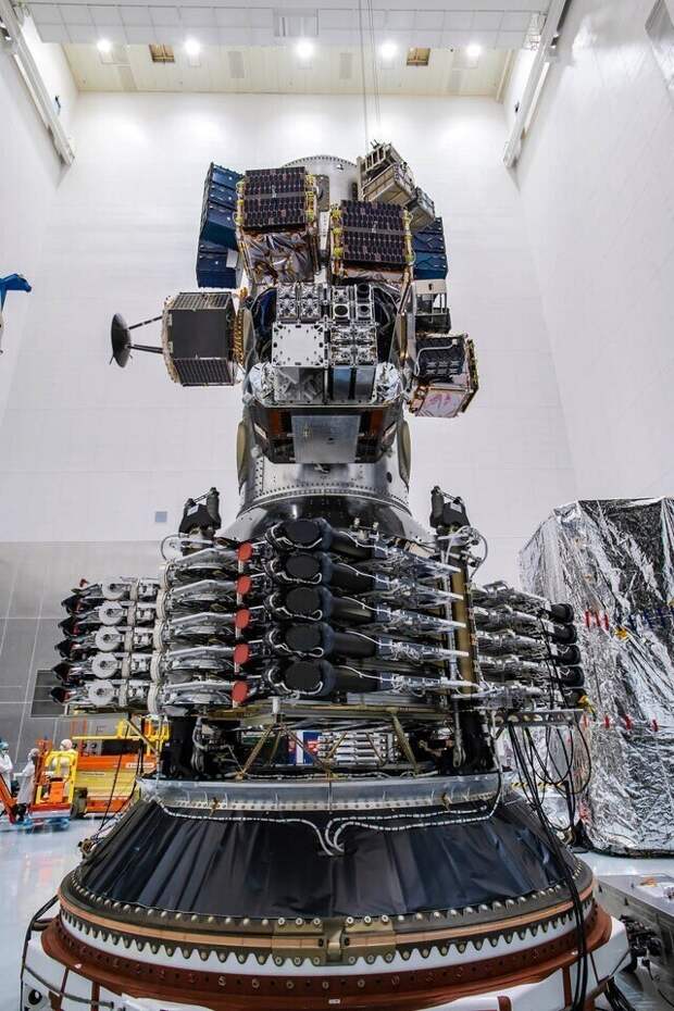 Spacex запустил 143 спутника с использованием ракеты Spacex запустил 143 спутника с использованием ракеты