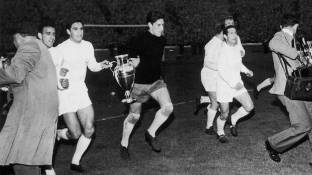 Умер легендарный футболист мадридского «Реала» Хосе Сантамария