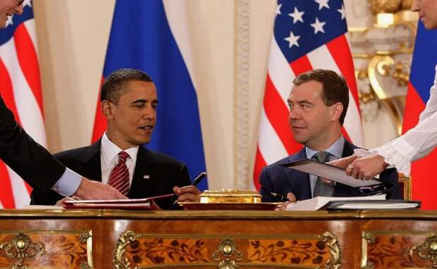 «США ведут себя глупо» – британский профессор боится, что в полночь наступит Апокалипсис 