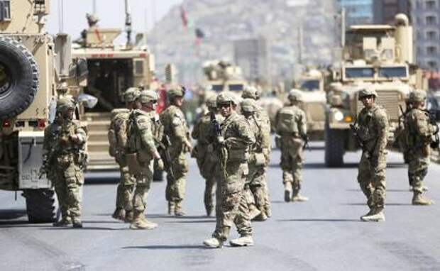 На фото: войска НАТО в Афганистане
