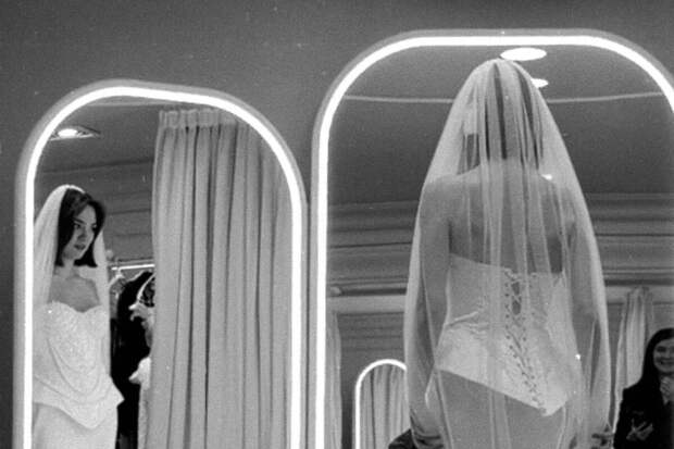 Фигуристка Евгения Медведева выложила фото в свадебном платье