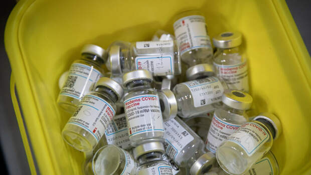 В Швейцарии уничтожат 620 тысяч доз простроченной вакцины Moderna против COVID-19
