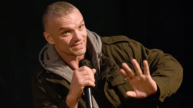 «Я играю дурачков, которые нравятся женщинам»: Епифанцев о мелодрамах, «Окаянных днях» и сиквеле «Зелёного слоника»