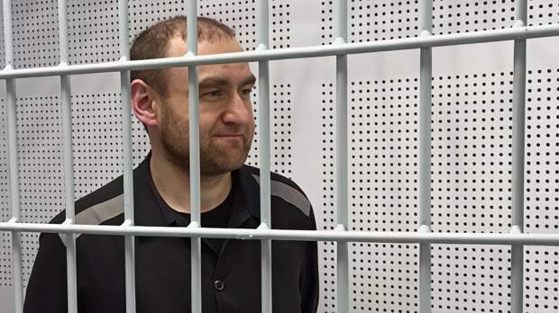 Экс-сенатору Арашукову отказали в переводе в колонию в Мордовии