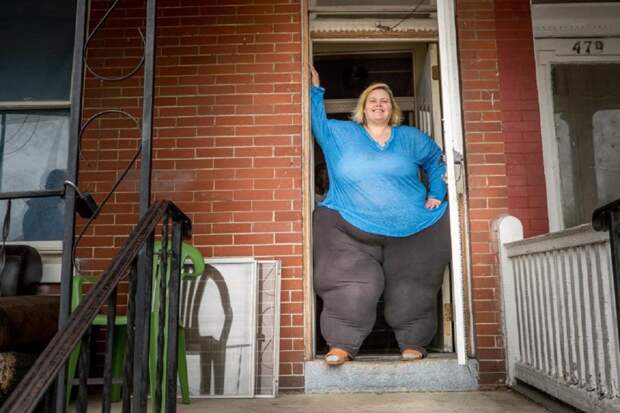 Американка надеется, что ей удастся побить рекорд Микель Руффинелли, объем бедер которой составляет 251 см американка, бедра, история, люди, мир, ожирение, рекорд, сша