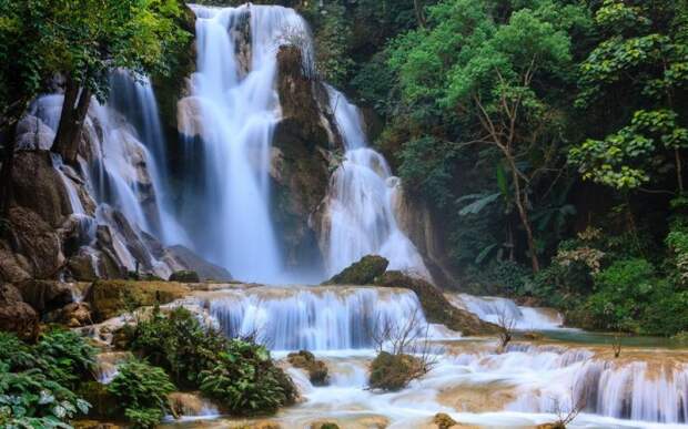 Великолепный водопад Куанг Си, Лаос
