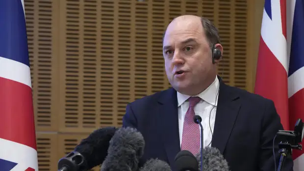 Глава Минобороны Британии опроверг планы отправки на Украину 600 спецназовцев