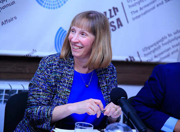 Посол США в Москве Линн Трейси против термина «англосаксы».