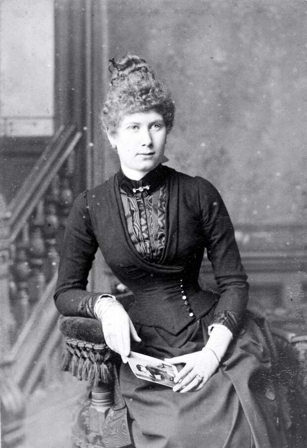 Victorian Women in the 19th Century (41).jpg