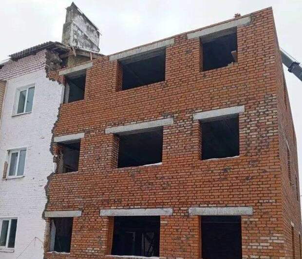 В Куркино завершена кладка третьего этажа восстанавливаемого дома