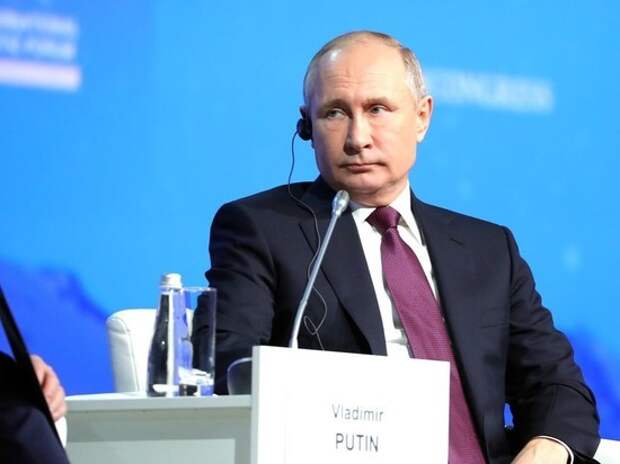 В Петербурге Путин жестко осадил журналиста: «Ответ не получите» В Петербурге Путин жестко осадил журналиста: «Ответ не получите»