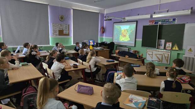 Энергетики «Россети Центр» проводят «Неделю электробезопасности» для школьников Тверской области