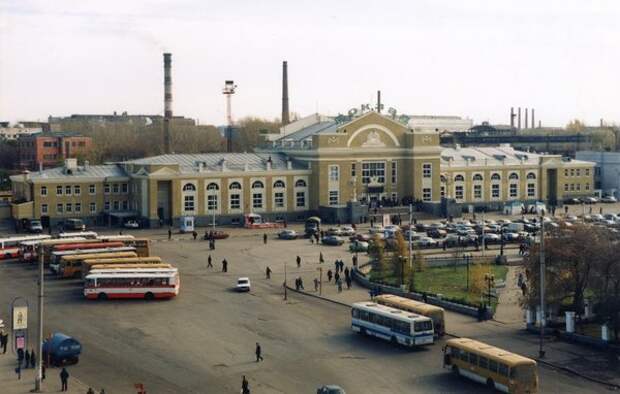 Омск, железнодорожный вокзал, 1990-е гг.
