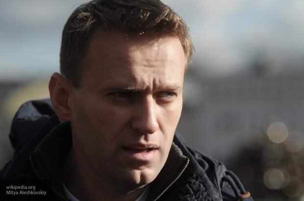 Навальный, выступавший за внесение изменений в Конституцию, поменял тактику