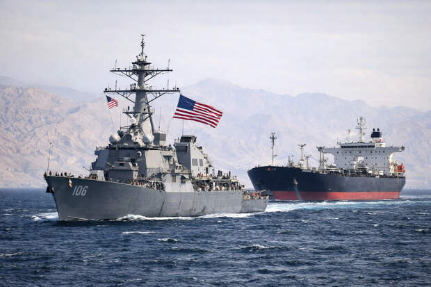 ВМС США начнут сопровождать гражданские суда через Ормузский пролив