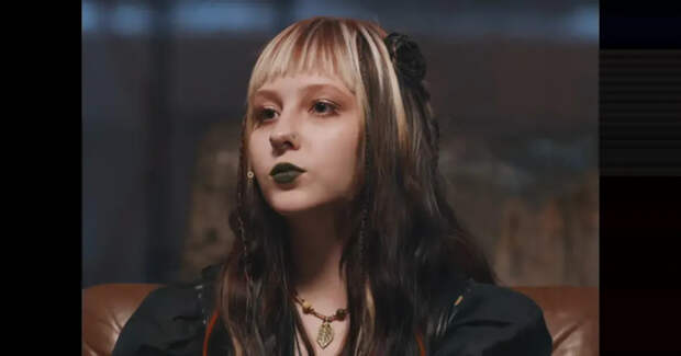 "Я самовыражаюсь". 18-летняя дочь Глюкозы ответила тем, кто считает её наркоманкой