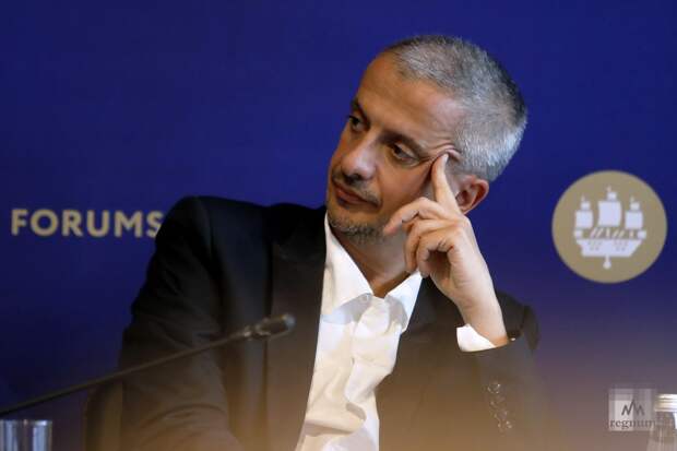 Мхатовцы попросили министра культуры снять Богомолова с поста и. о ректора