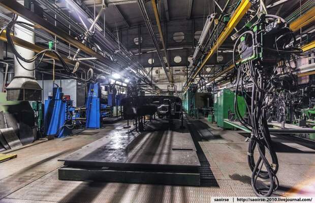 Цех по производству автомобилей представительского класса авто, завод, зил