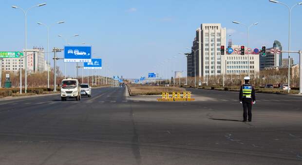 В городах-призраках продолжается строительство, там чистят улицы, регулируют движение. Зачем, если там почти никто не живет? 