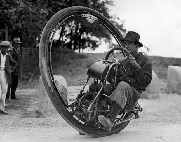 Необычное транспортное средство, 1930 год.
