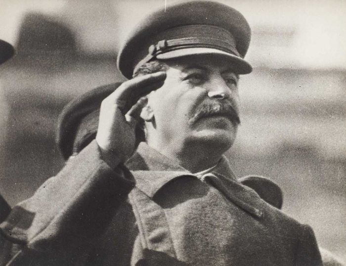Сталин вышел на первое место в списке самых великих людей человечества Сталин вышел на первое место в списке самых великих людей человечества