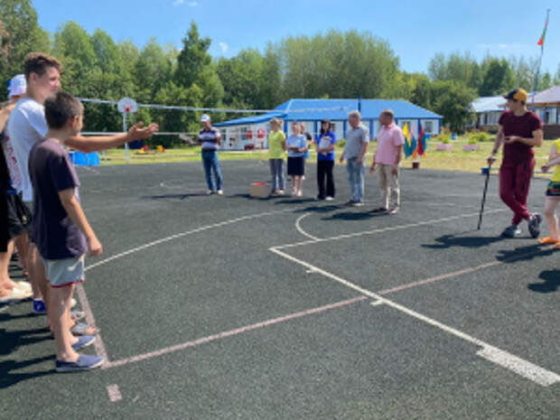 Общественники и полицейские Татарстана продолжают посещать детские лагеря