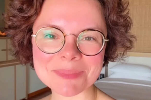 Жена Петросяна улетела из России в Китай