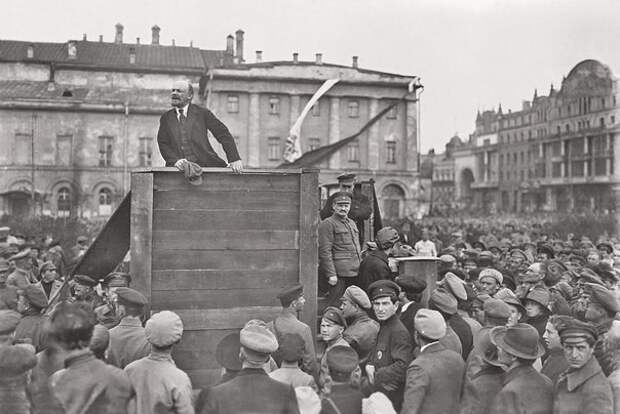 Владимир Ильич выступает перед частями Красной Армии. отправляющимися на Польский фронт. Москва история, события, фото