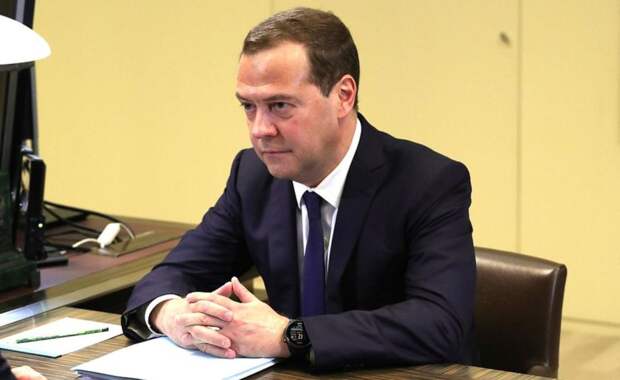 Дмитрий Медведев: западные страны не жалеют средств ради удержания господства