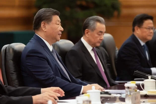 Си Цзиньпин провел историческую встречу с главой партии Тайваня Гоминьдан