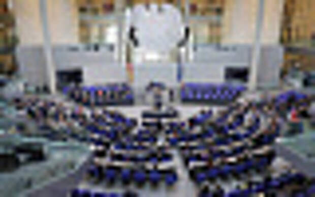 Бундестаг принял документ с призывом поставить Украине тяжелое вооружение