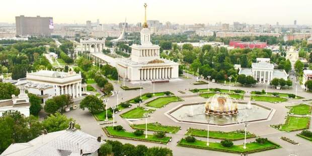 Наталья Сергунина анонсировала старт экскурсионного сезона на ВДНХ. Фото: Д. Гришкин mos.ru